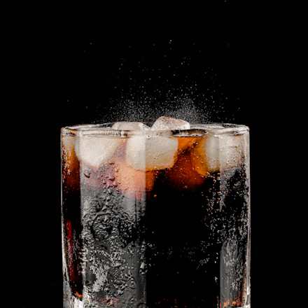 Un soda bien frais servi sur glace